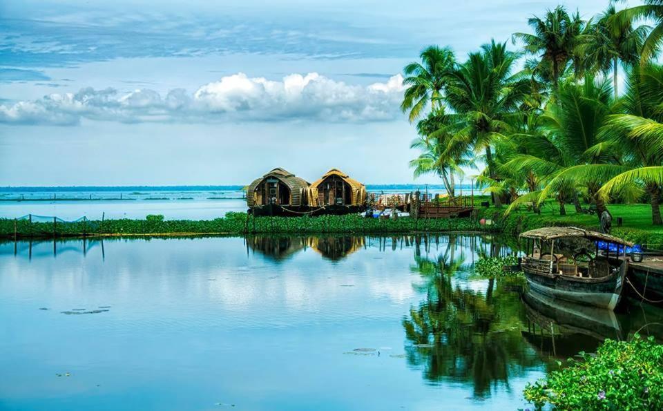 Sea Breeze Beach Home Alappuzha Exterior photo