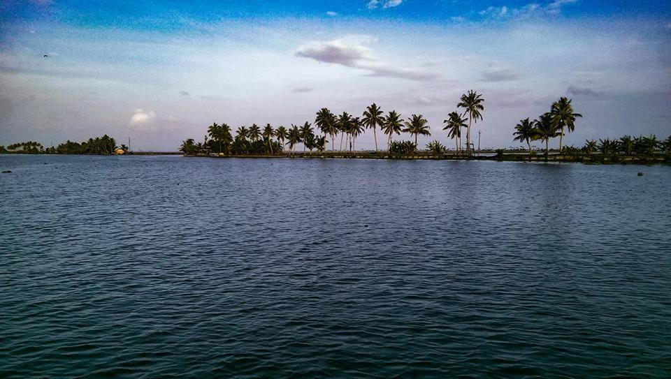 Sea Breeze Beach Home Alappuzha Exterior photo