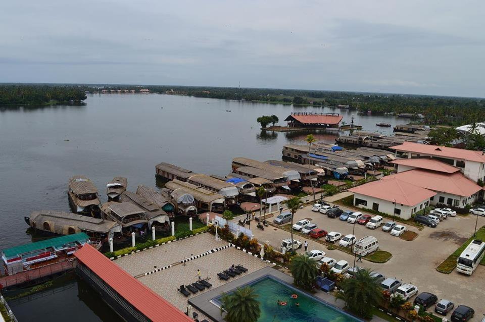 Sea Breeze Beach Home Alappuzha Exterior photo
